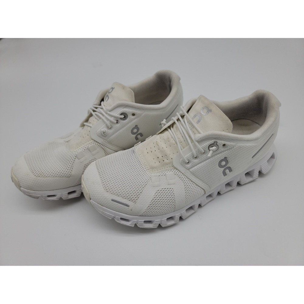 On Cloud 5 Women's Size 6.5 White Running Walking Sneakers Shoes Excellent!